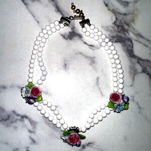 VNTG Japan White Milk Bead & Ceramic Painter Floral Necklace